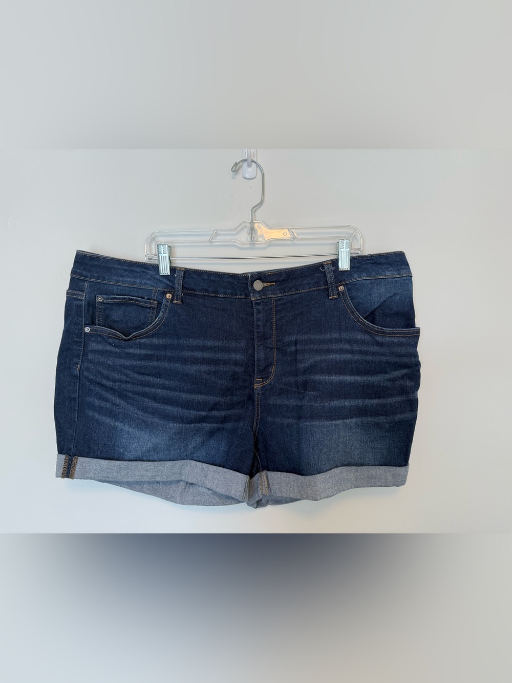 Time & Tru mid rise jean shorts